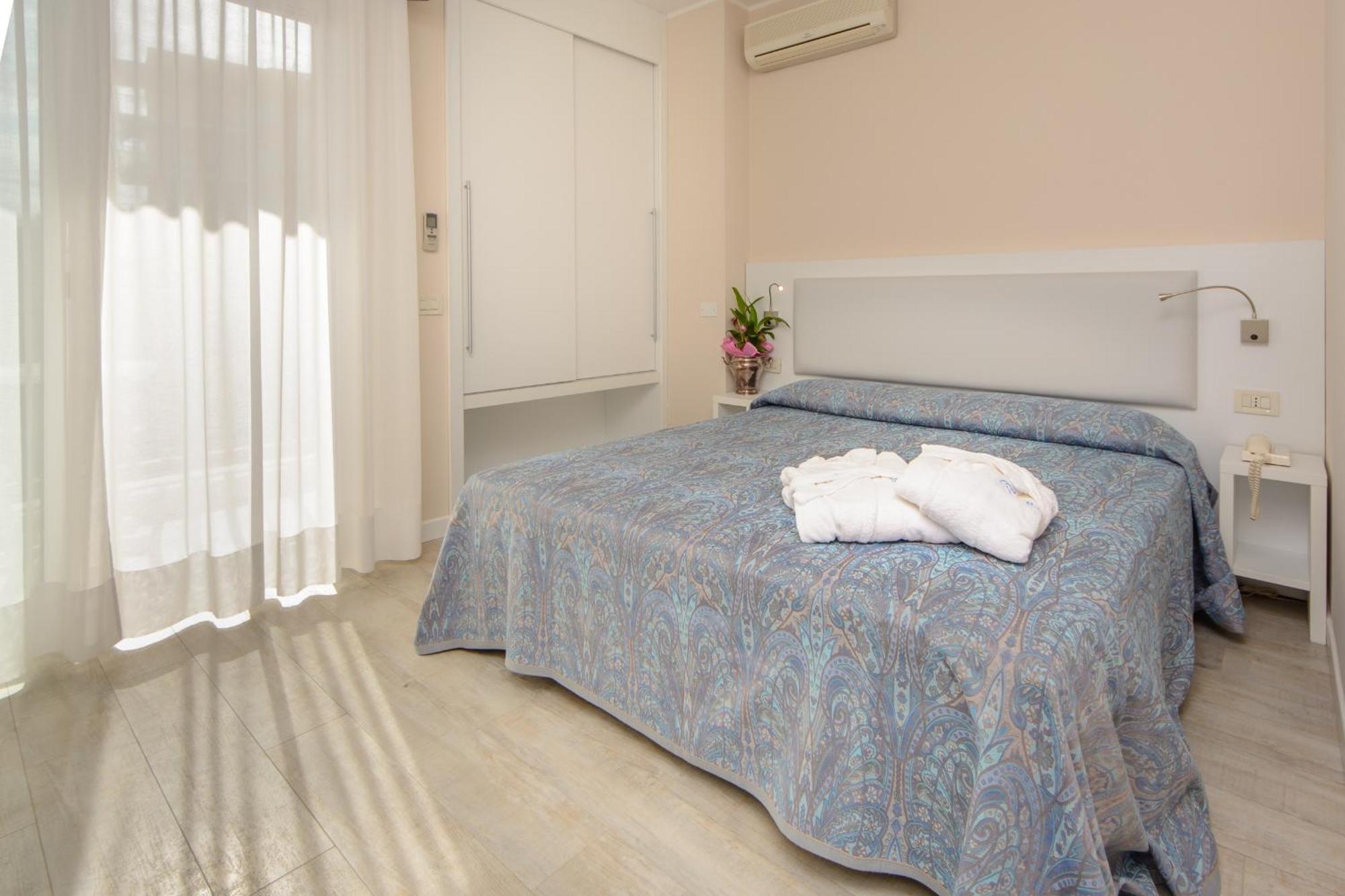 Hotel Croce Di Malta Ліньяно-Сабб'ядоро Номер фото