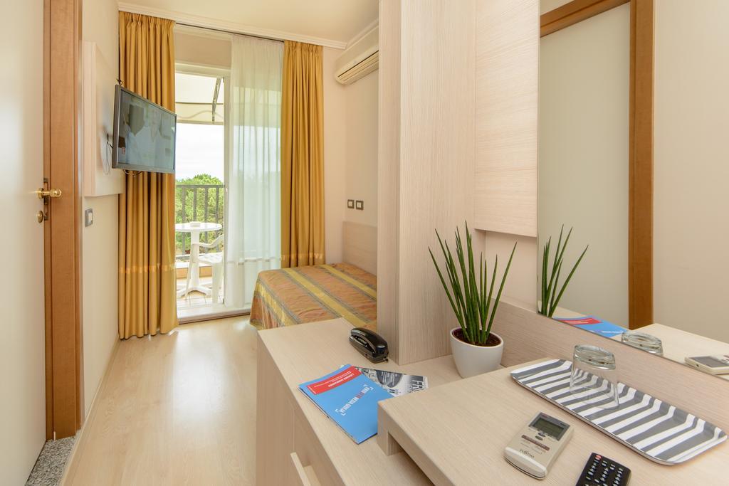 Hotel Croce Di Malta Ліньяно-Сабб'ядоро Екстер'єр фото