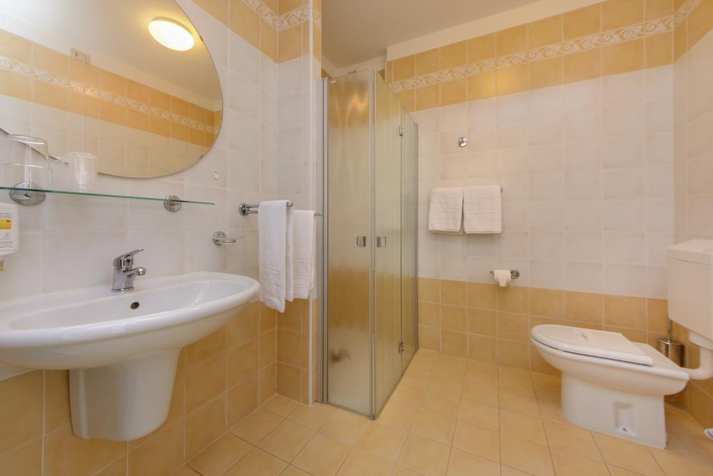 Hotel Croce Di Malta Ліньяно-Сабб'ядоро Екстер'єр фото