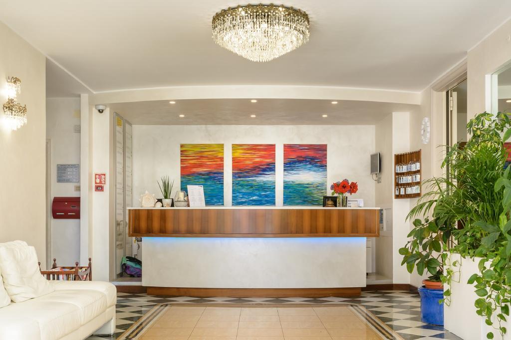 Hotel Croce Di Malta Ліньяно-Сабб'ядоро Екстер'єр фото