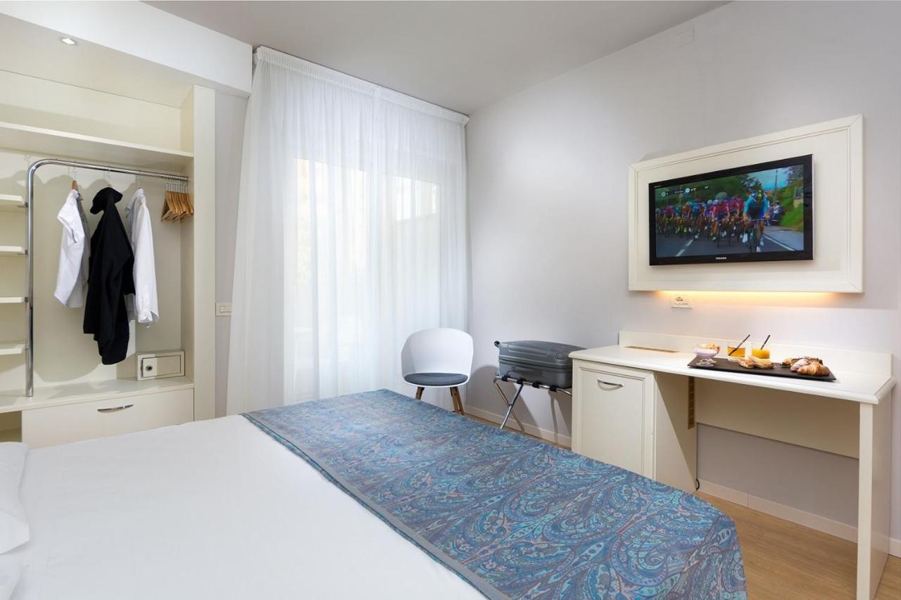 Hotel Croce Di Malta Ліньяно-Сабб'ядоро Екстер'єр фото